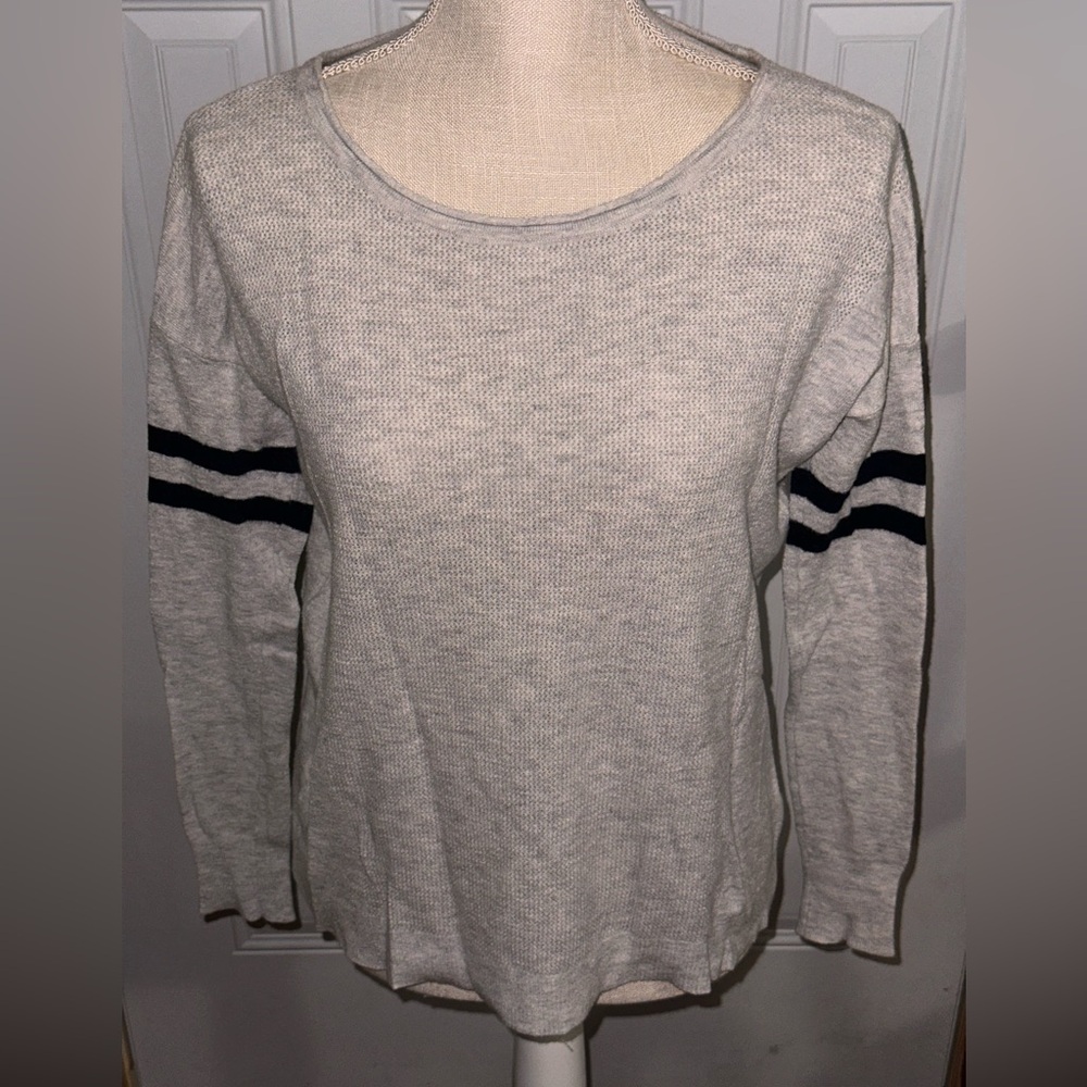 American eagle outfitters Grey sweater shirt M